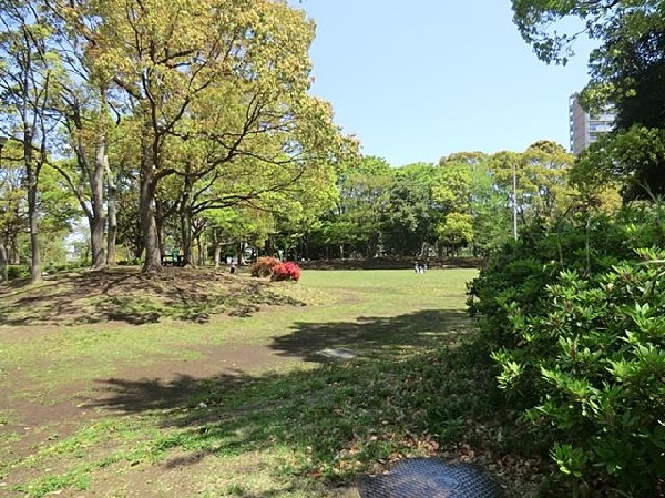 港南台中央公園(港南台中央公園まで900m お子様との日々のお散歩コースにいかがでしょうか！)