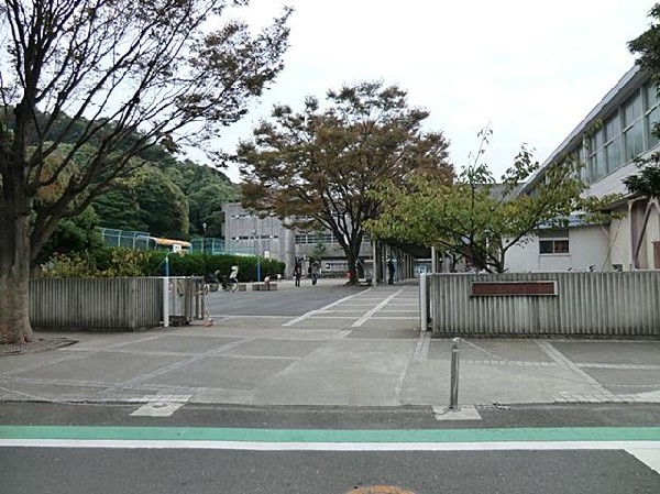 横浜市立間門小学校(横浜市立間門小学校まで600m)