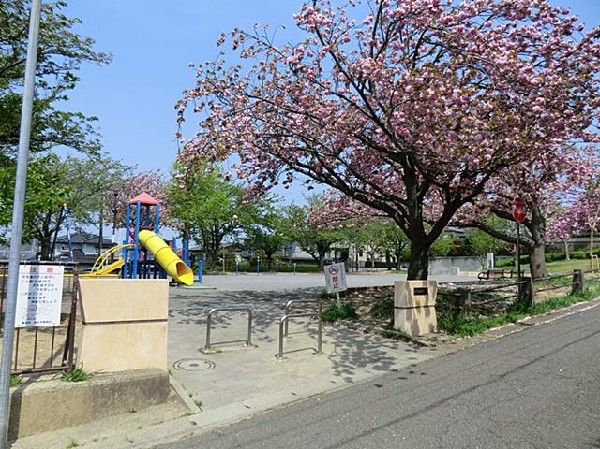 小菅ヶ谷第三公園(小菅ヶ谷第三公園まで400m)