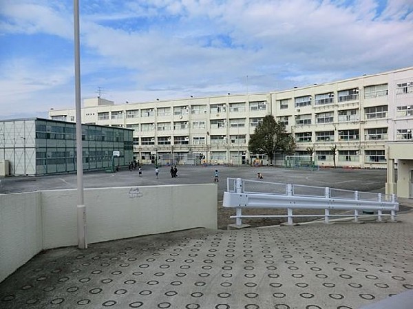 横浜市立本宿小学校(横浜市立本宿小学校まで450m)