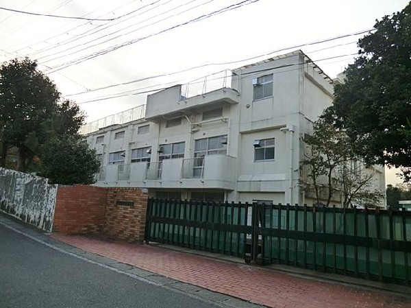 横浜市立上永谷中学校(横浜市立上永谷中学校まで650m)