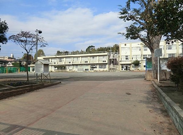 横浜市立山内小学校(横浜市立山内小学校まで350m)