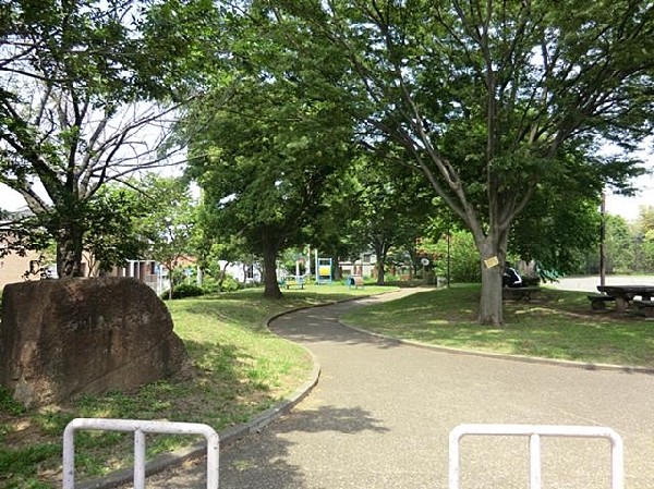 西川島町公園(西川島町公園まで400m 公園近くでお子様も安心して遊べます♪)