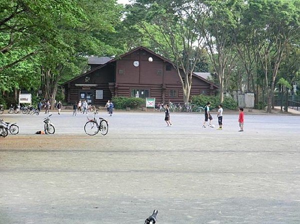 瀬谷中央公園(瀬谷中央公園まで800m)