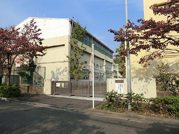 横浜市立星川小学校(横浜市立星川小学校まで850m)