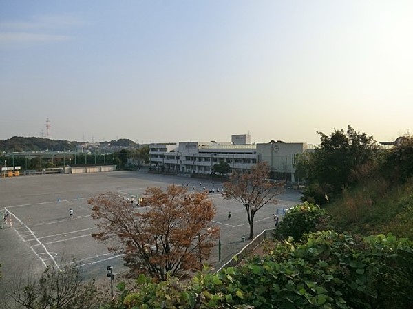 横浜市立秋葉中学校(横浜市立秋葉中学校まで750ｍ)