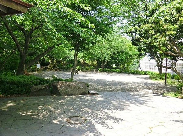 白山道奥公園(白山道奥公園まで650m)