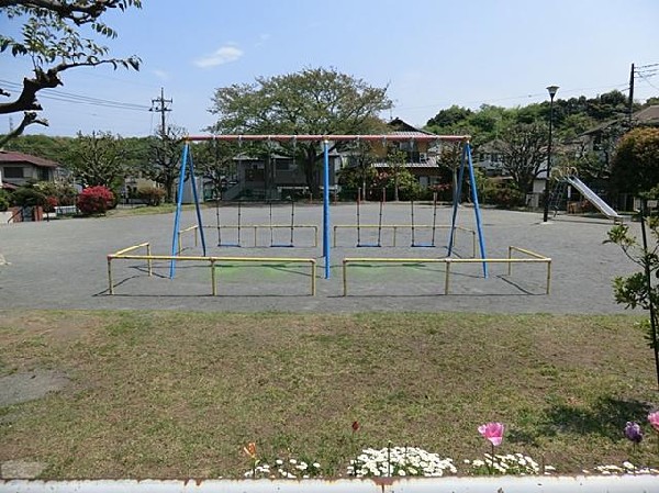 上倉田第三公園(上倉田第三公園まで160m)