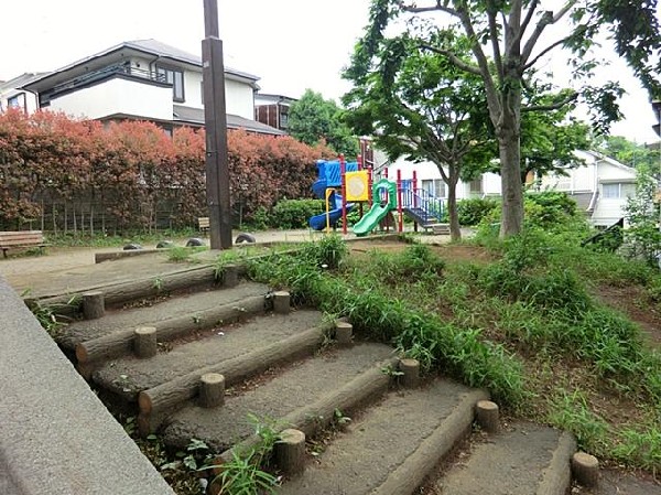 六ツ川二丁目ふれあい公園(六ツ川二丁目ふれあい公園まで300m)