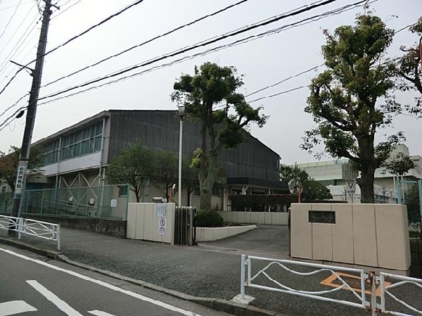 横浜市立藤の木中学校(横浜市立藤の木中学校まで950m)