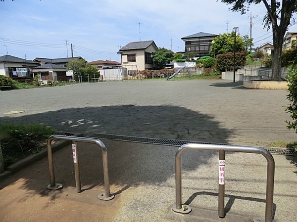 汲沢町公園(汲沢町公園まで600ｍ)