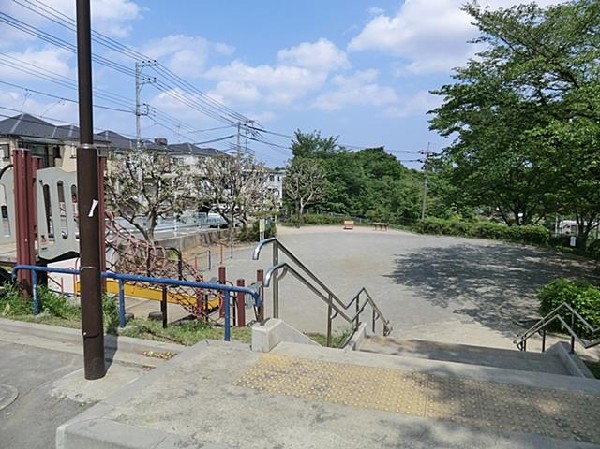 あたご公園(あたご公園まで1200m 公園近くでお子様も安心して遊べます♪)