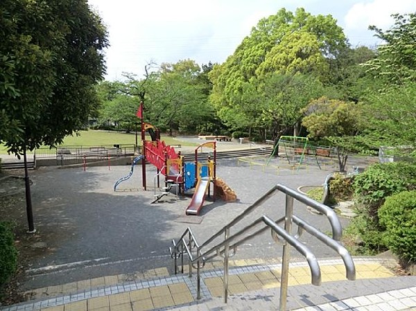 白根公園(白根公園まで1800m 公園近くでお子様も安心して遊べます♪)