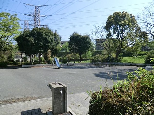 港南台西公園(港南台西公園まで500m)