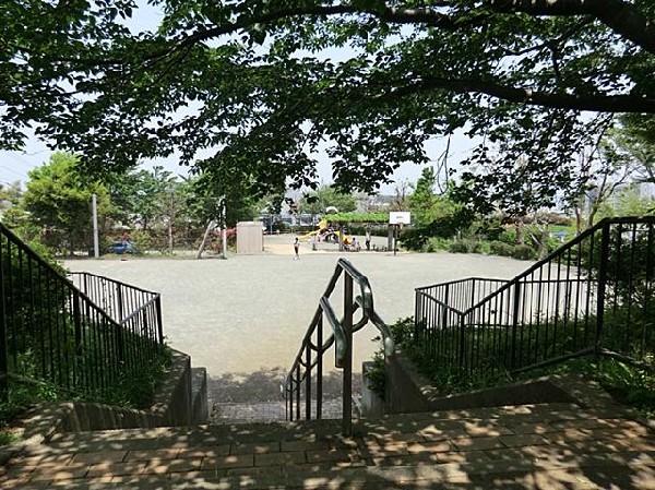 上矢部坂本公園(上矢部坂本公園まで260m)