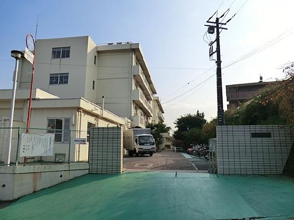 横浜市立平戸小学校(横浜市立平戸小学校まで950m)