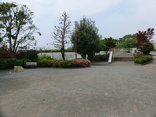 三ツ沢上町公園(三ツ沢上町公園まで180ｍ)