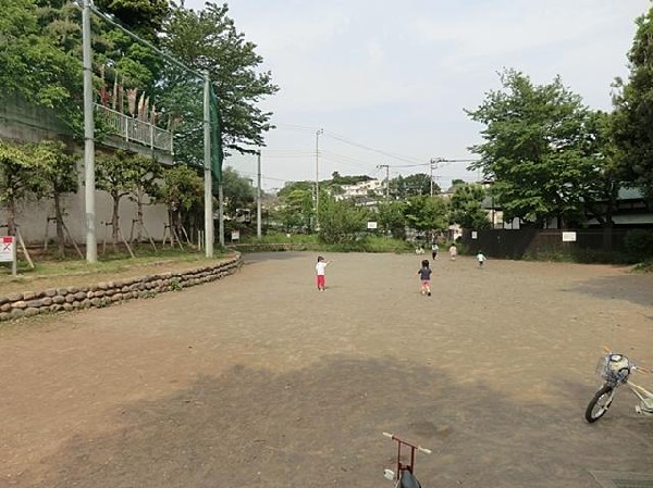 馬場赤門公園(馬場赤門公園まで60m)