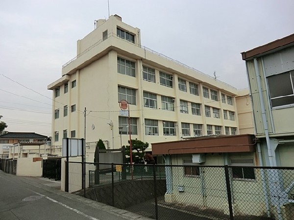 横浜市立相沢小学校(横浜市立相沢小学校まで230ｍ)