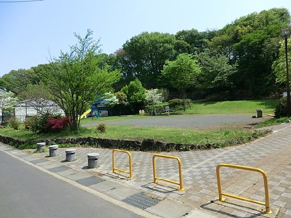 羽沢町公園(羽沢町公園まで800m)