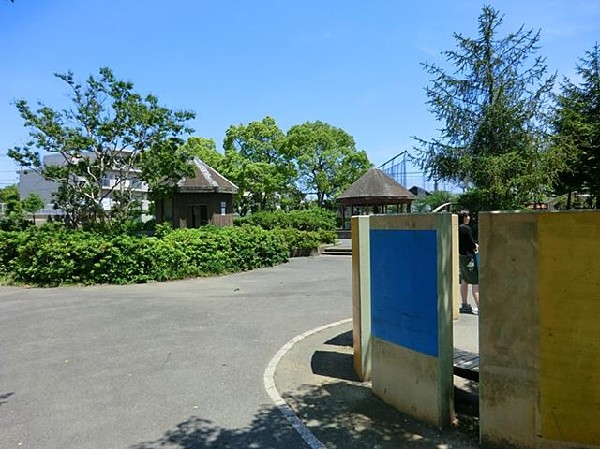 新桜ヶ丘第五公園(新桜ヶ丘第五公園まで1100m)