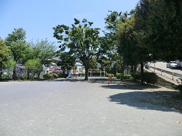 笹野台第三公園(笹野台第三公園まで140m)