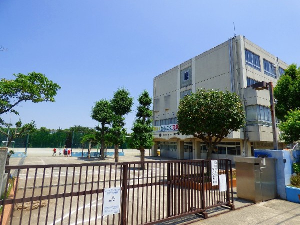 宮崎小学校(お子様が一日の中でも長い時間を過ごす小学校。どんどん成長していくお子様の姿が目に浮かびます。)