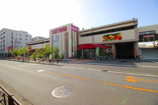 スーパー三和　(川崎遠藤店 9時～22時までの営業時間の大型スーパー。お客様の笑顔のために地域密着だから出来ることがモットー)