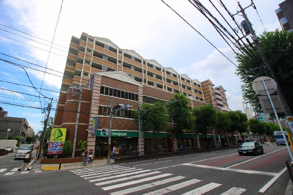 いなげや川崎宮前平駅前店(いなげやは創業118周年　株式会社になり70周年を迎えました。)