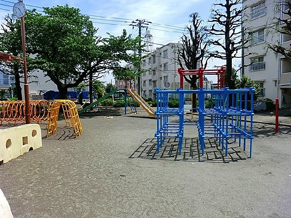 宮内公園(住宅街らしく近隣には公園たくさんあります。きっと、お気に入りの公園がみつかるはずです。)