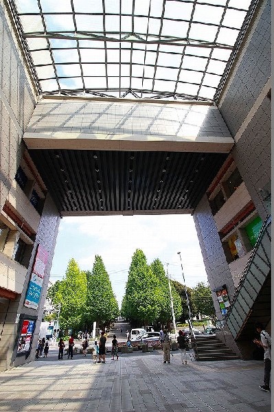 日吉駅(東横線通勤特急・急行停車駅、グリーンライン始発駅。「渋谷」駅へ約20分、「横浜」駅へ約12分と、好アクセス駅です。)