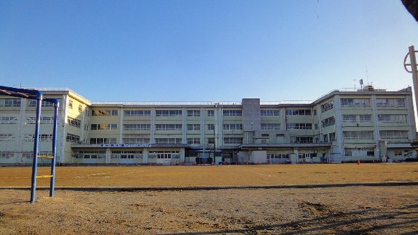 南生田小学校　(平成28年に、創立40周年を迎えました。本校では、「心豊かで自らよく学び、たくましく活躍できる子どもの育成」を目指しています。)