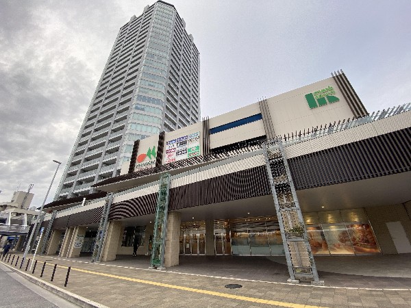 マルエツ長津田駅前店(品揃え豊富で新鮮なお野菜が揃っています。駅直結なので雨の日でも濡れることなく行けるので、大変便利です)