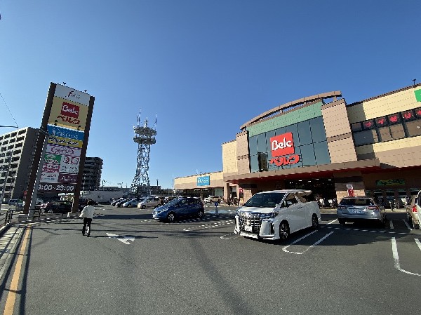 ベルクフォルテ森永橋店(スーパー、ドラッグストア、レストラン、歯科、100円ショップなどが入ったショッピングセンターです。)