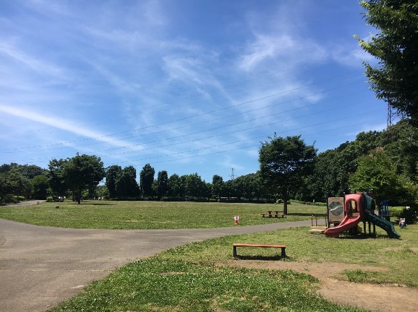 玄海田公園(自然に囲まれた環境でスポーツやバーベキューが楽しめる大きな公園。大人から子どもまでのびのび遊べます。)