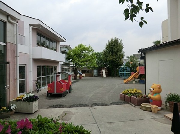 中山幼稚園(幼児期に必要な生活習慣の育成や、子どもの持つ天性をまげずに伸ばす事を大切にしている園です。)