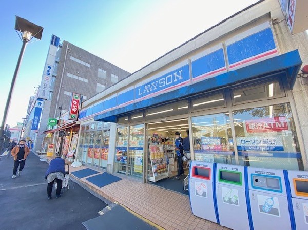 ローソン横浜十日市場町店(スイーツが人気。ATM、お酒、たばこ、無印良品の取り扱い有。24時間営業で便利なコンビニです。 )