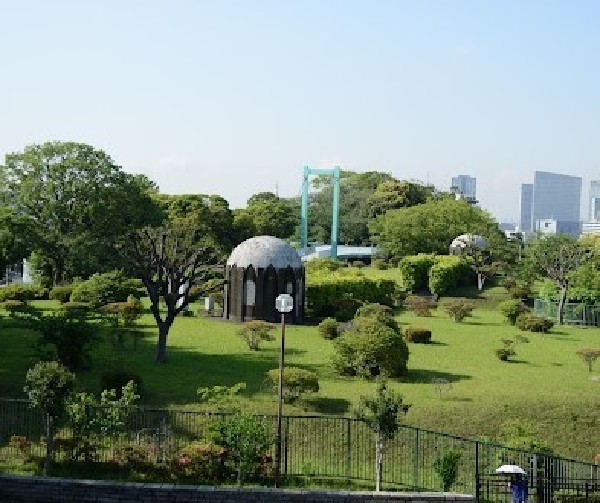 野毛山公園(敷地内には野毛山動物園があり、桜の名所としても有名。園内からは、みなとみらい地区も一望できます。)